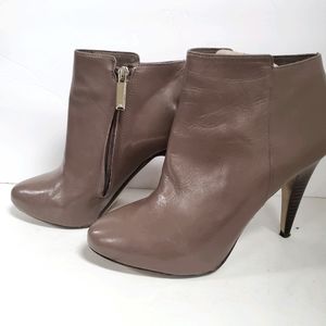 Banana Republic leather taupe ankle boots 10
